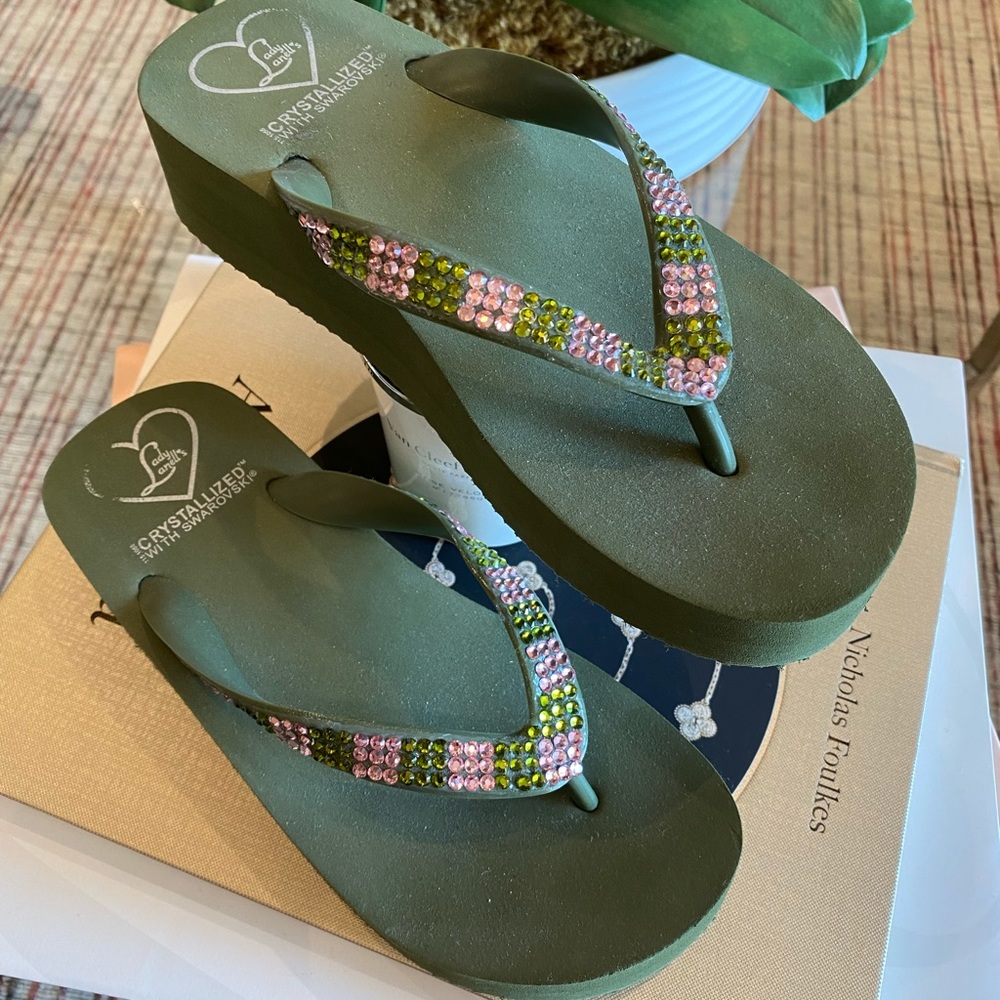 Lady Lanell’s Swarovski Crystal Flip Flops ✨
